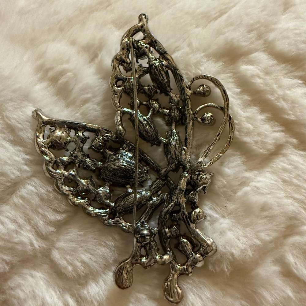 Sparkling Crystal Butterfly Brooch NWOT - Picture 2 of 2